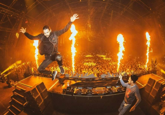 DIMITRI VEGAS & LIKE MIKE