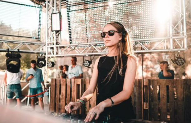 NORA EN PURE