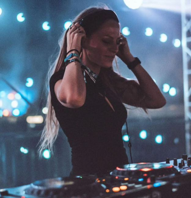 NORA EN PURE