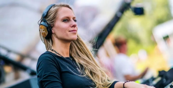 NORA EN PURE