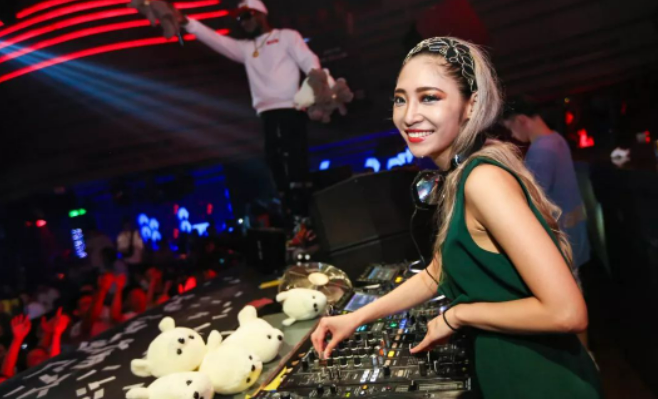 DJ ALESSA