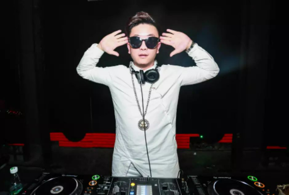DJ ET