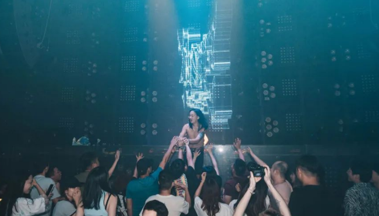DJ 柚炸鸡