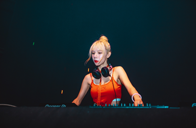 DJ Mona猫娜 #樊晓薇