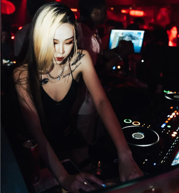 DJ NORA