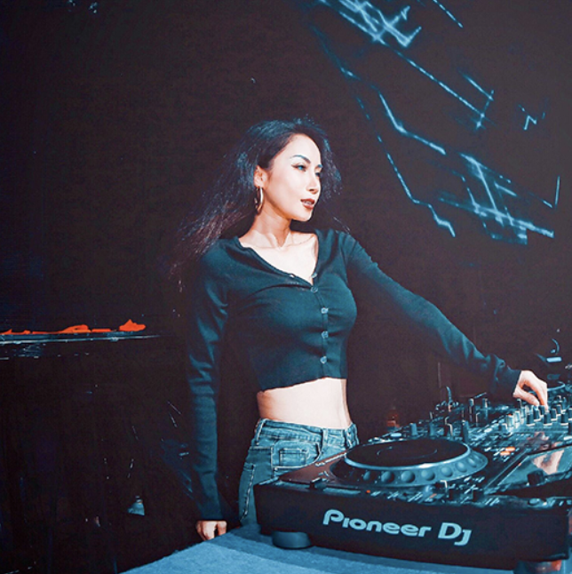 DJ Christy & MC YANA