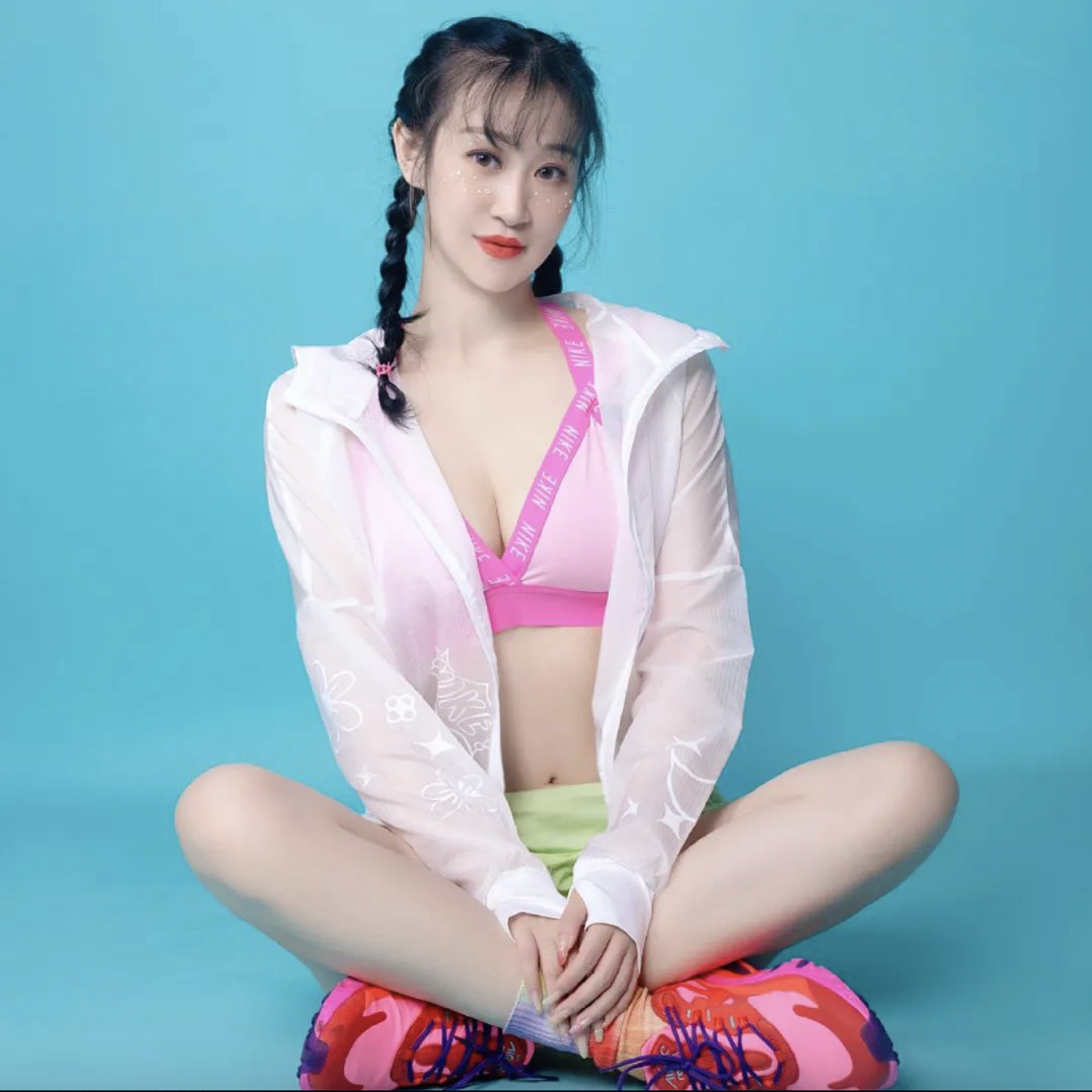 DJ VIVI