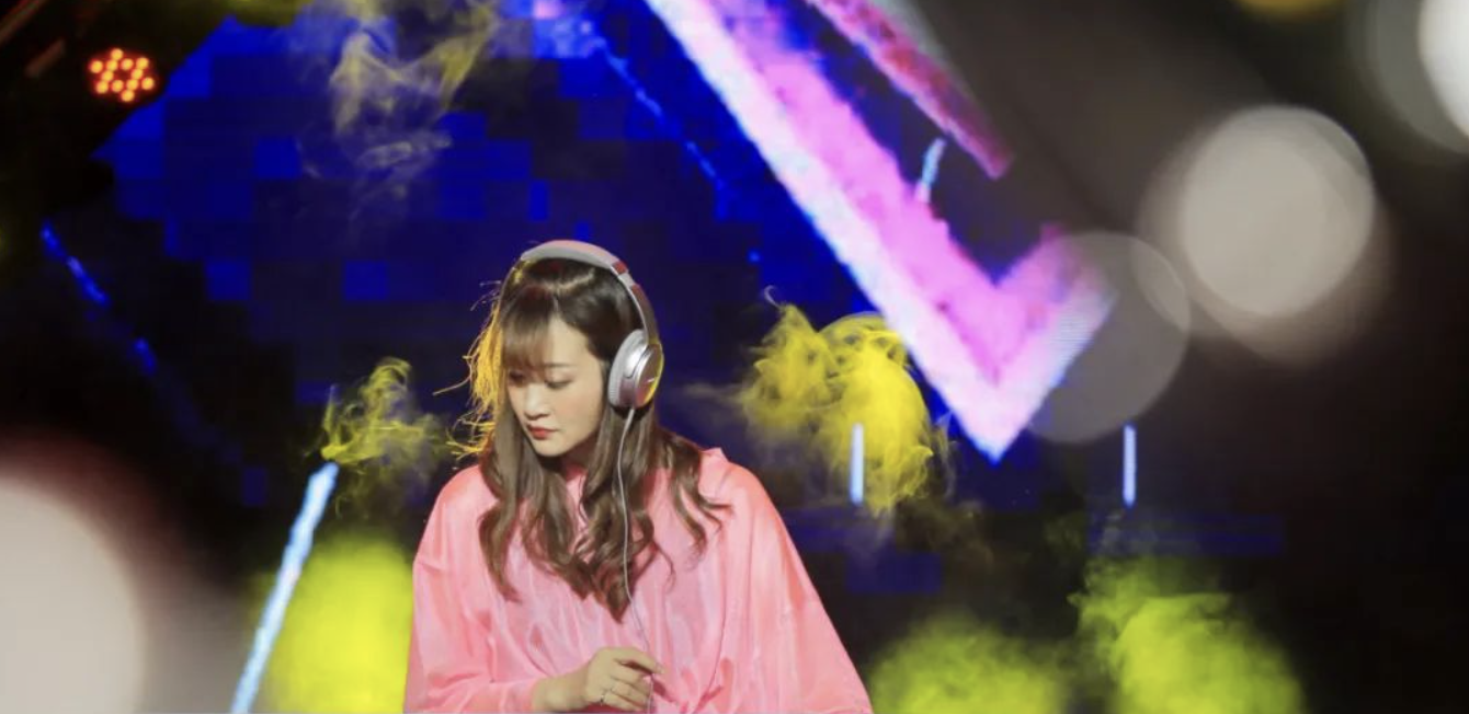 DJ VIVI