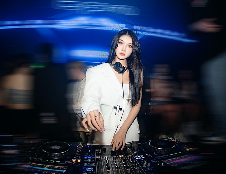DJ 明日花Jenny