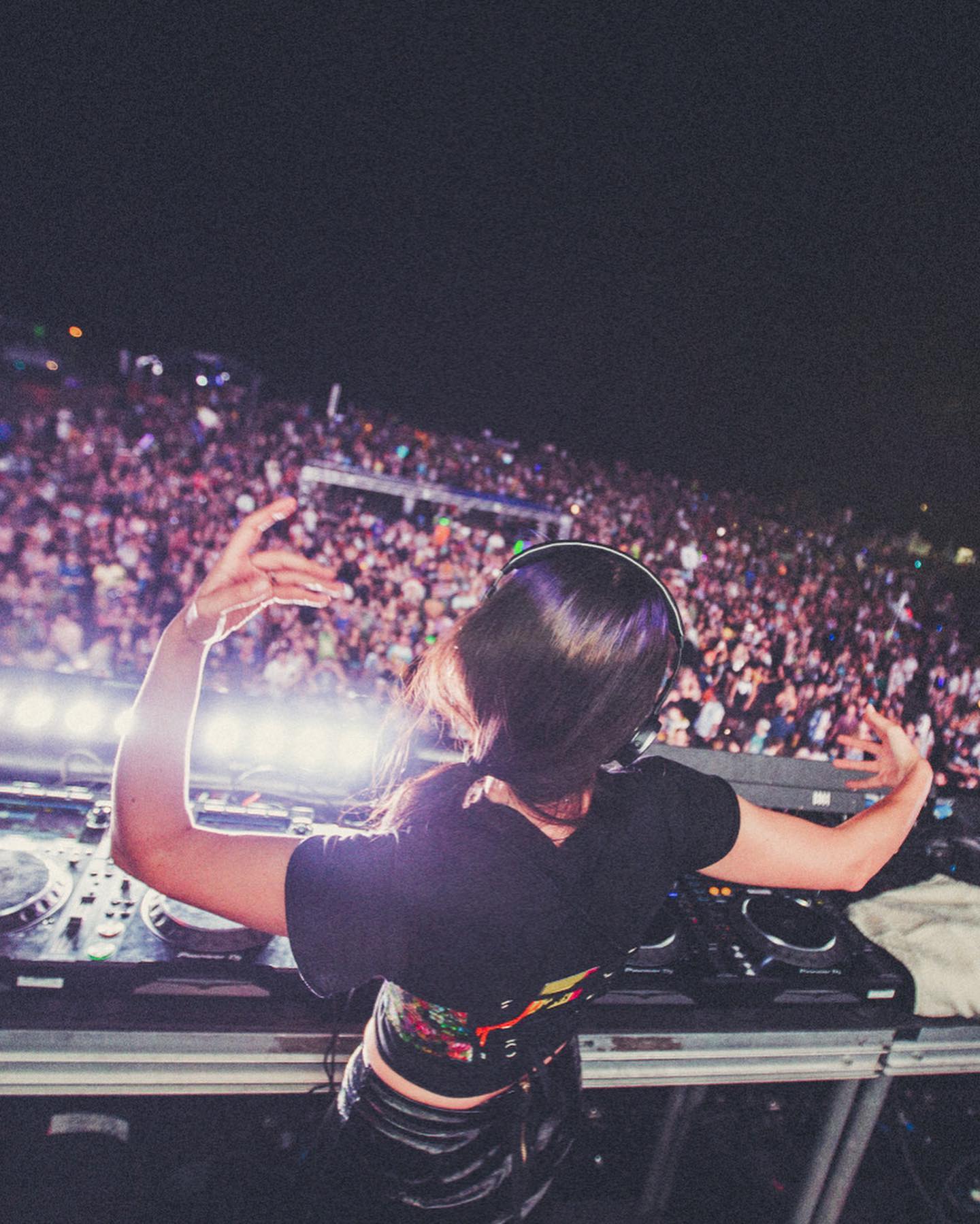 ANNA LUNOE