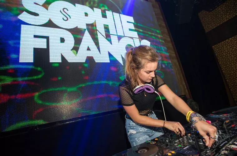 SOPHIE FRANCIS