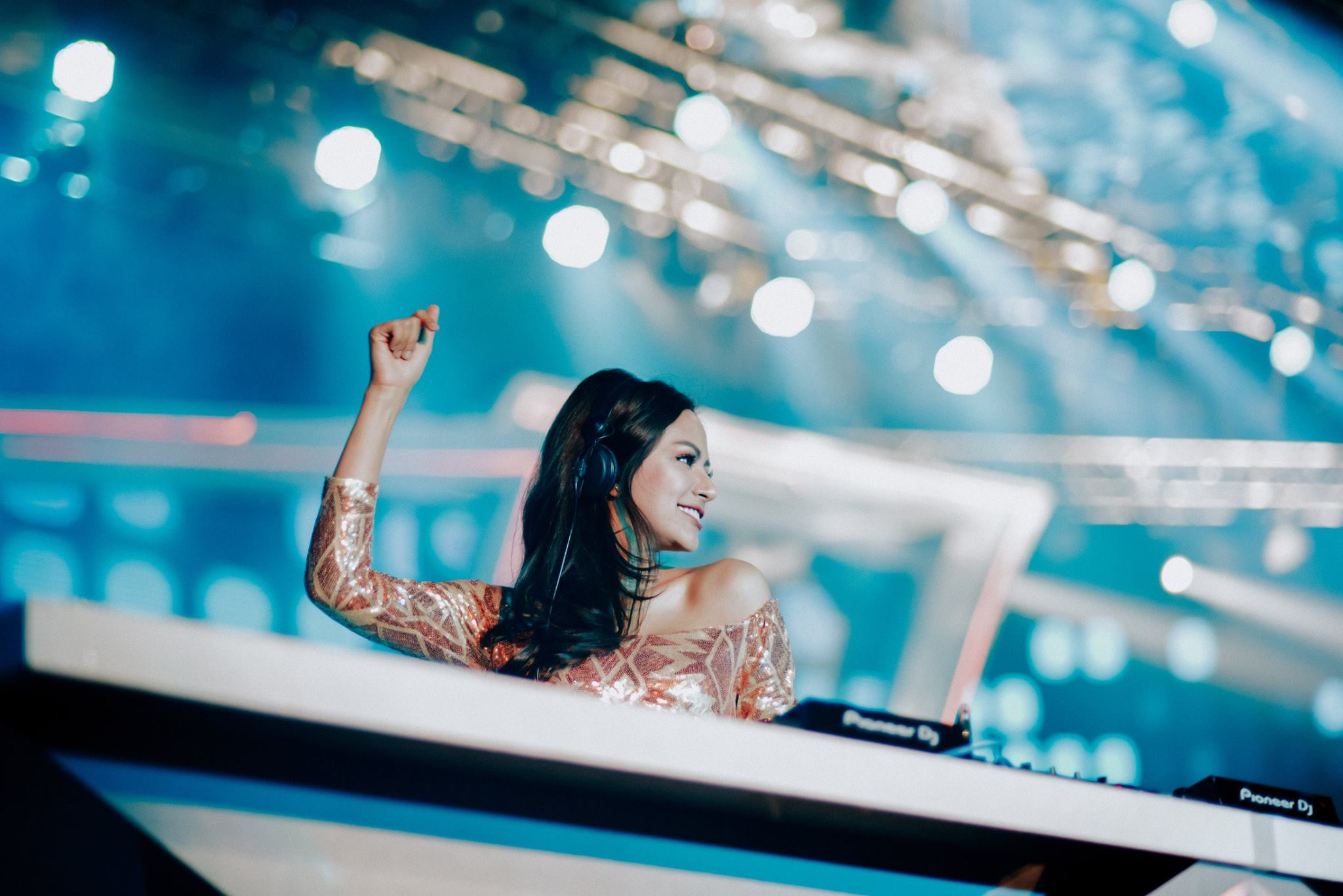 DJ YASMIN