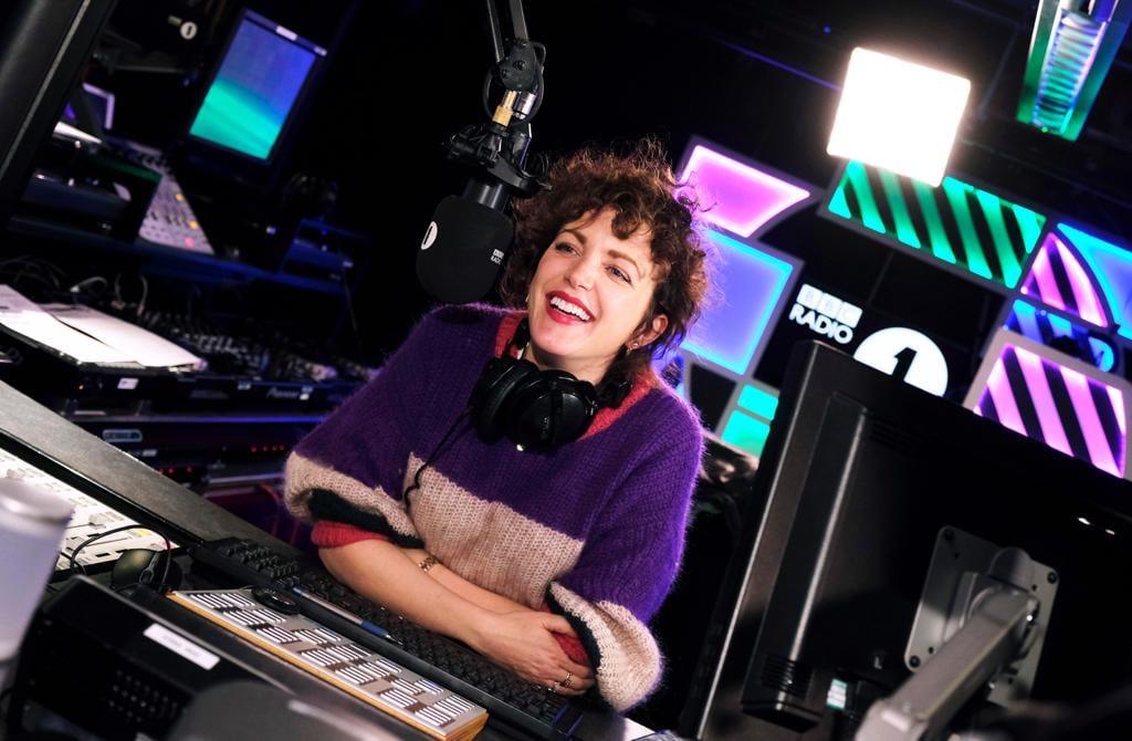 ANNIE MAC