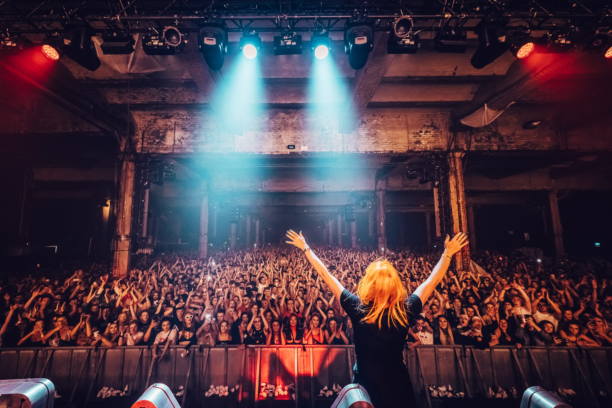 ANNIE MAC