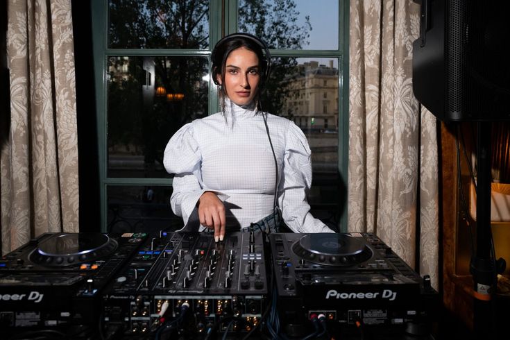 DJ FIONA