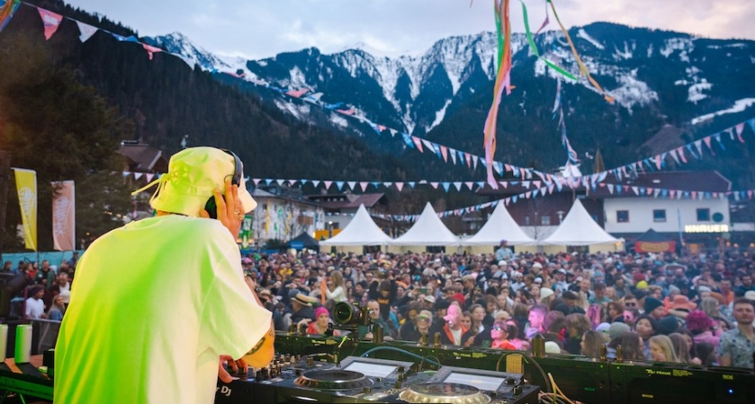 Snowbombing