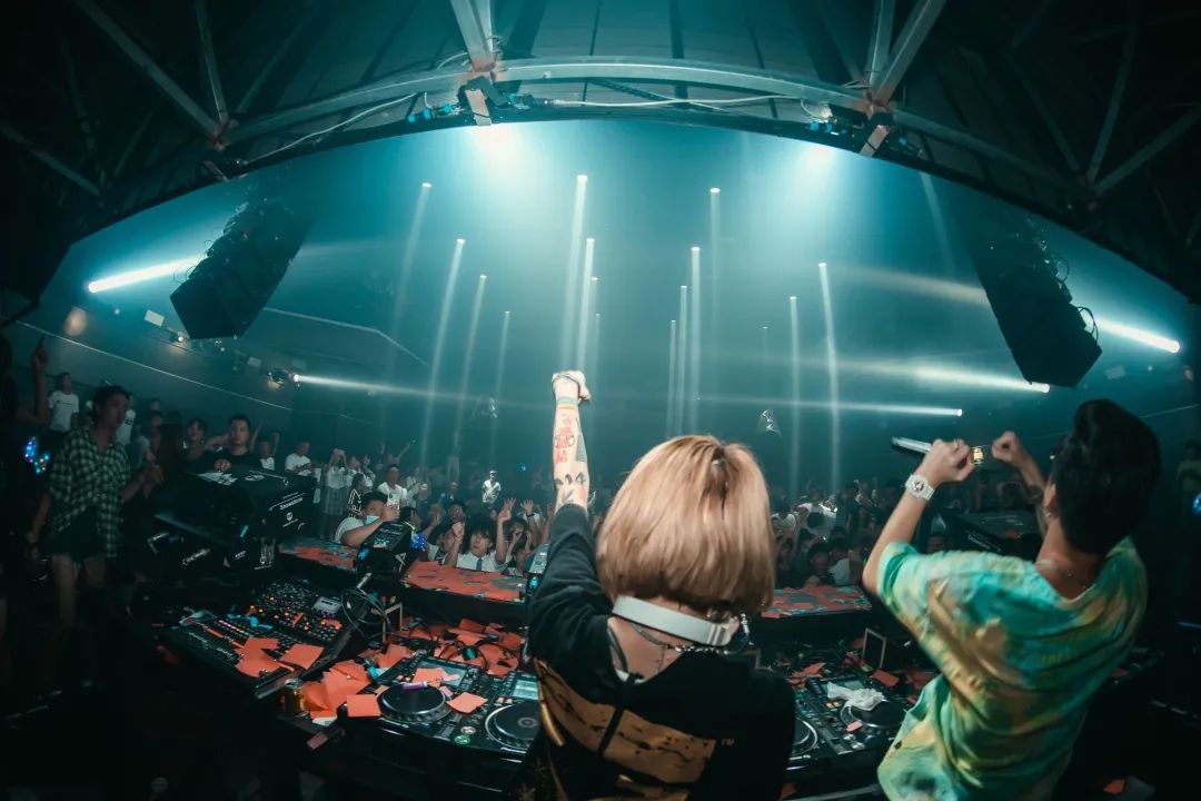 鹰潭W酒吧/W PARTY CLUB