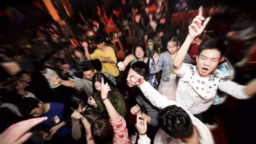 西安西安SEVEN酒吧,西安SEVEN电音厂牌