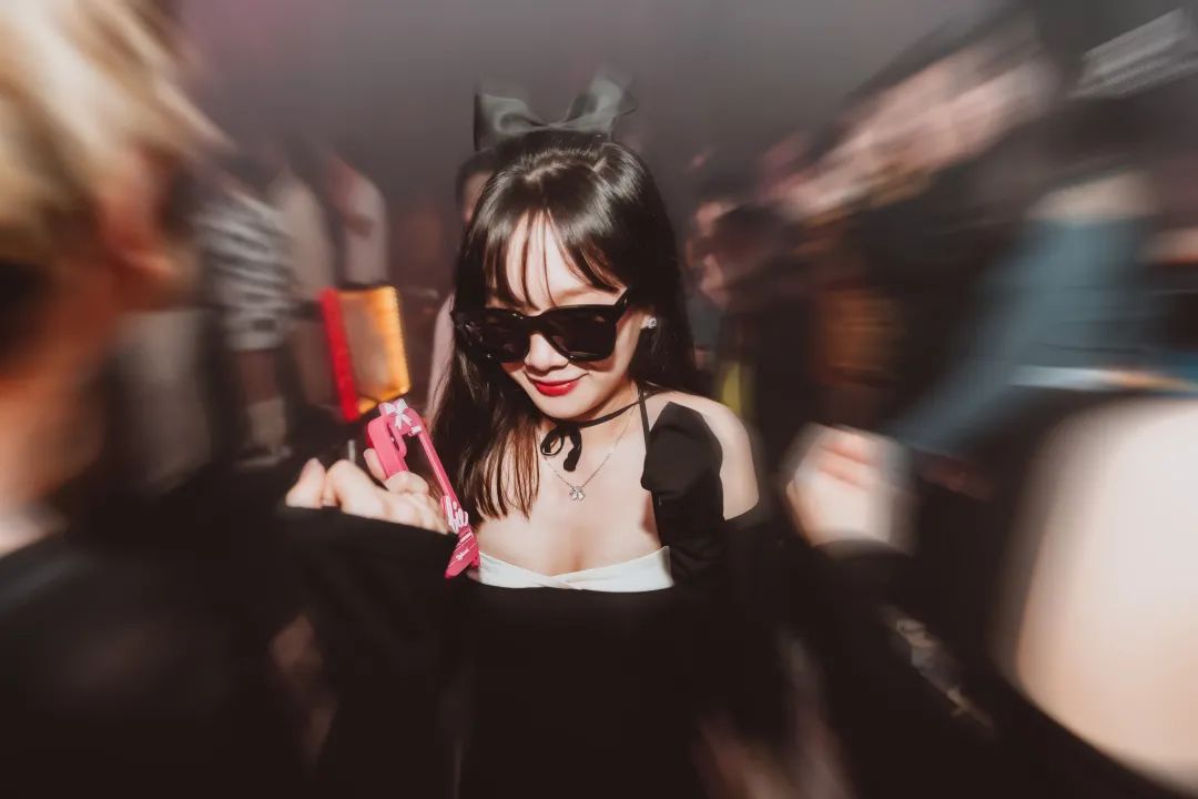 成都阿缪热酒吧/Amusing Night Club