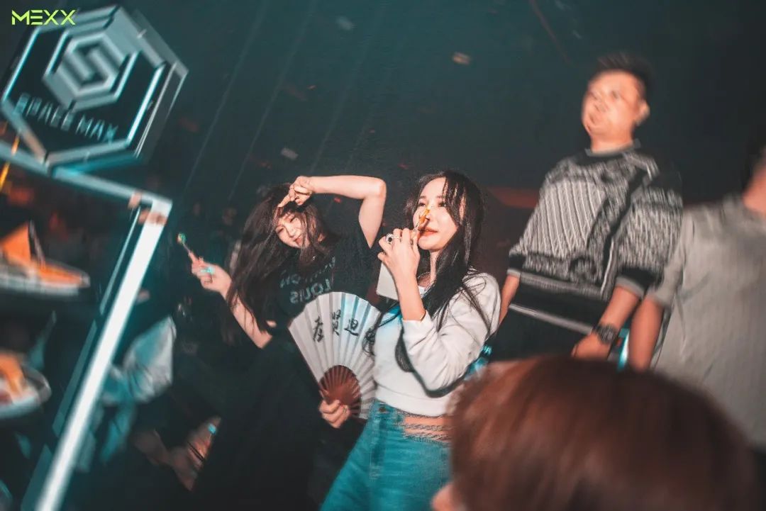信阳信阳MEXX酒吧,信阳MEXX NIGHT CLUB