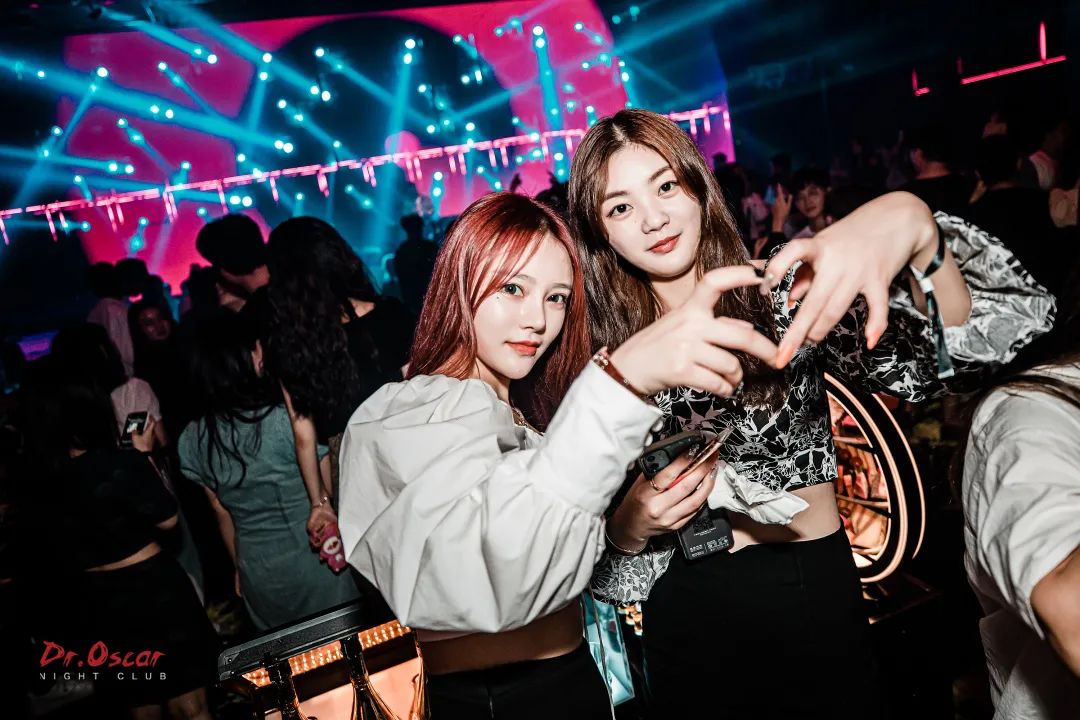 宁波宁波奥斯卡酒吧,宁波Dr.Oscar Club 剧院式酒吧