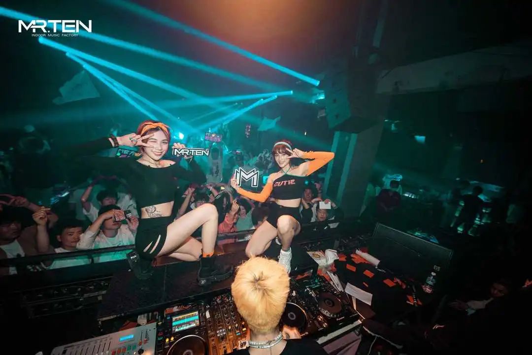 新乡新乡TEN酒吧,新乡拾先生酒吧,新乡MR.TEN CLUB