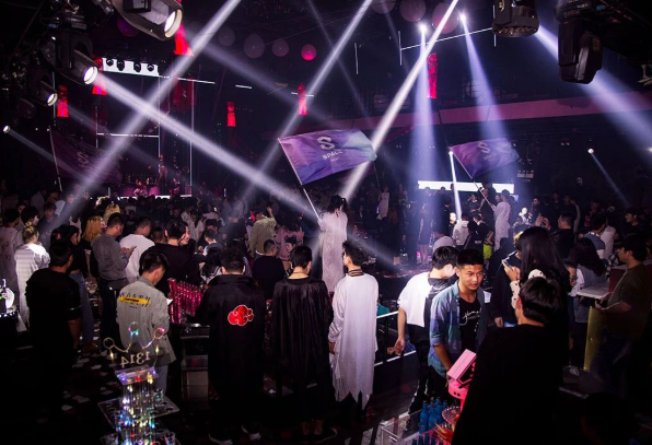 重庆重庆斯贝斯酒吧,重庆SPACE FEAT电音派对酒吧