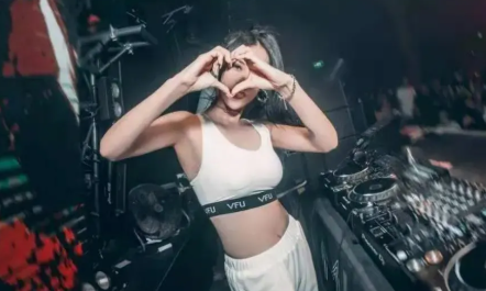 瑞丽瑞丽拉斯酒吧,瑞丽LARS CLUB
