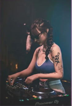 巴彦淖尔巴彦淖尔魅克斯酒吧,巴彦淖尔MIX CLUB