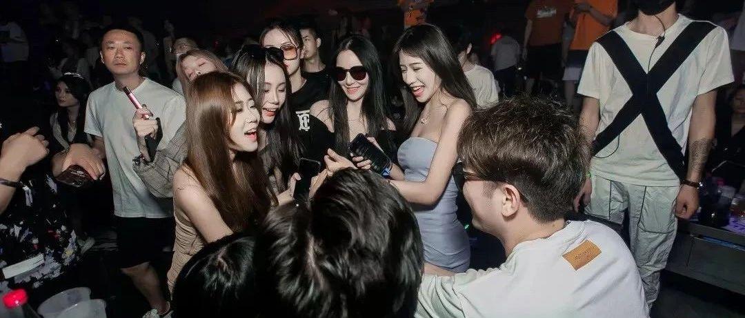 我有个朋友想知道如何能够快乐满分