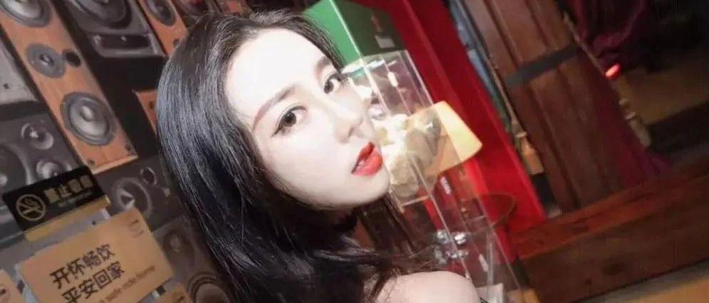 喜欢有酒有故事的微醺夜晚~