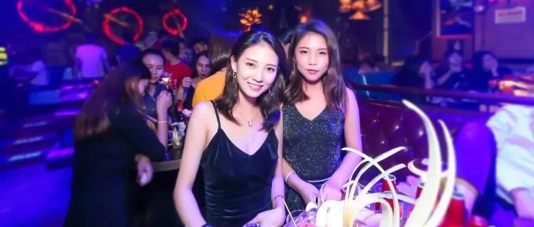 老了，骚不动了，现在我对时尚的理解是：保暖为主