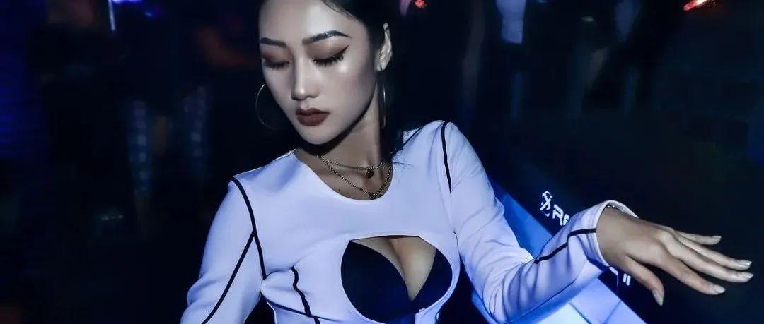 #尊上酒吧 #用酒精取暖 在音乐中狂欢！！