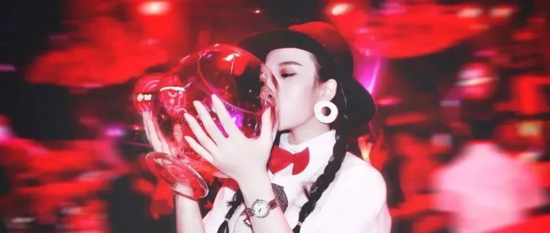酒量在不同的场合是有差别的，哈哈哈