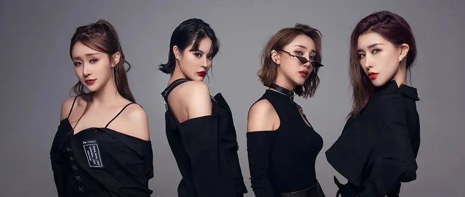 Honey Peach Club丨10/29 “爱情鸟”女团#BLACK FAIRY# “高甜度”能量输出，甜蜜+性感的双重暴击