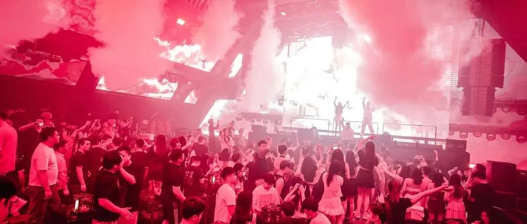 CATWALK PLUS#PARTY REVIEW#表白墙已上线，和心爱的TA一起打卡记录甜蜜时刻