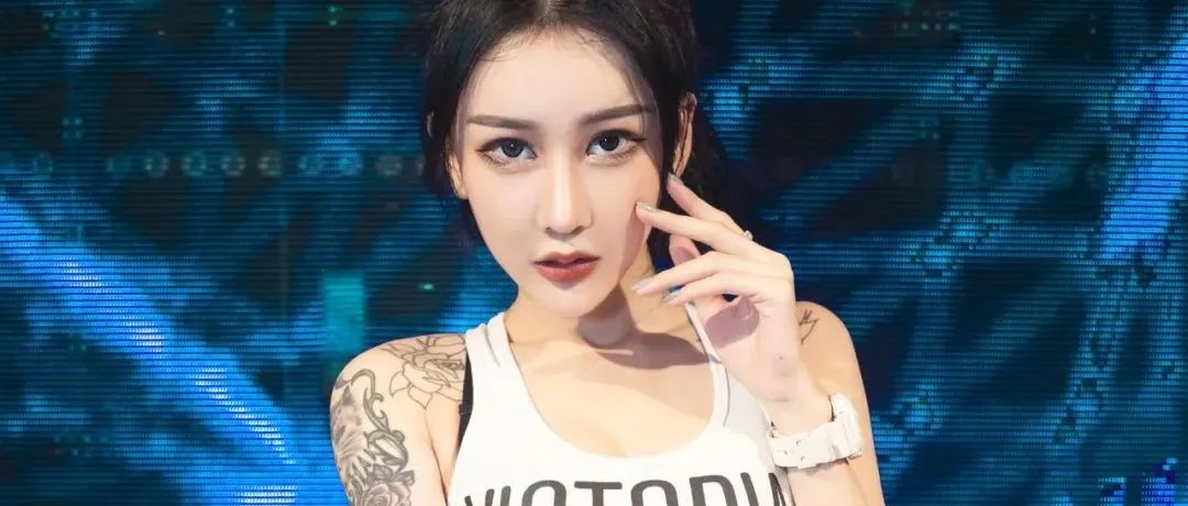 她的一举一动瞬间击中我的心脏 丨 专访 DJ 乔