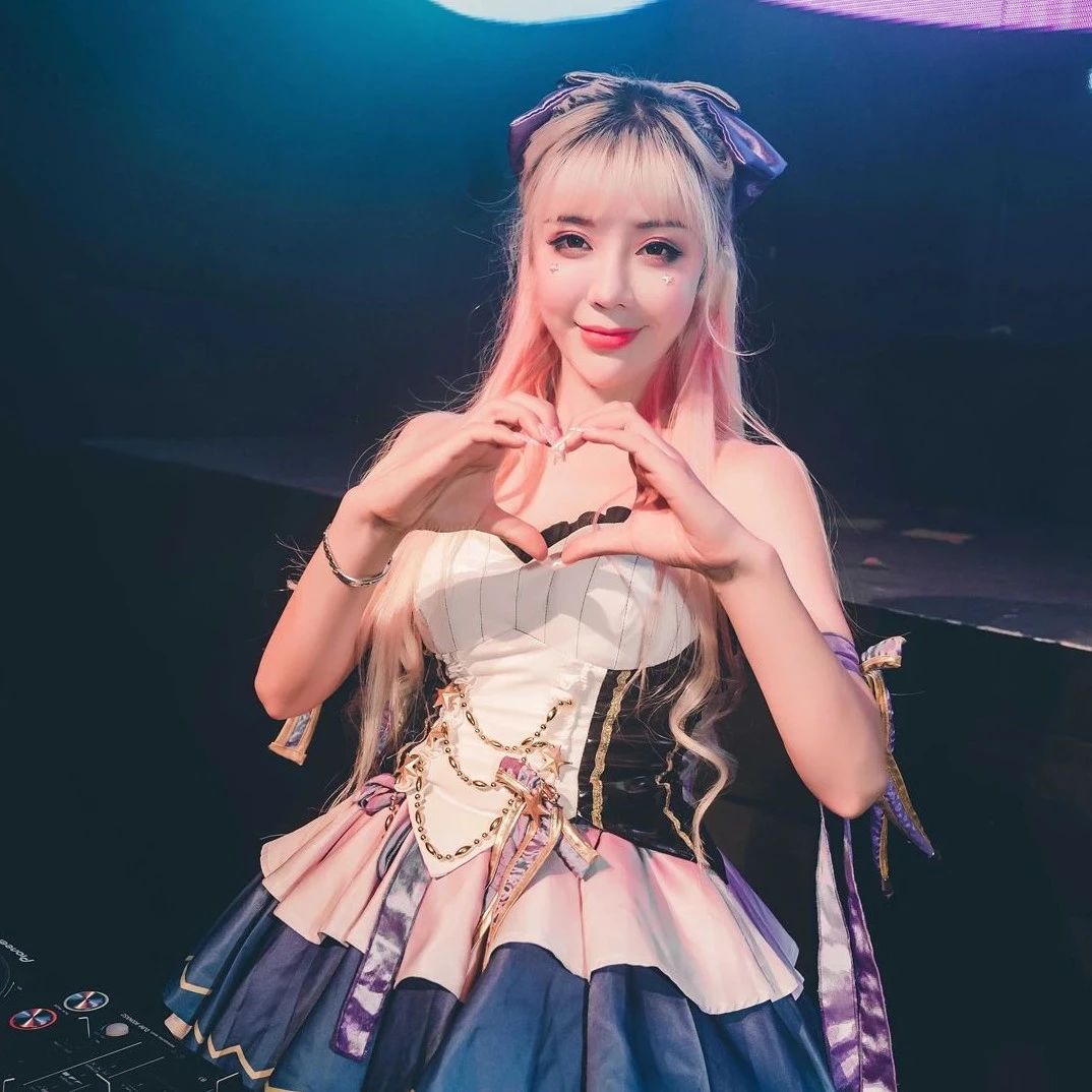 2021/01.05 # 女子百大 #PINK 是你那个又菜又爱玩电竞女友吗？
