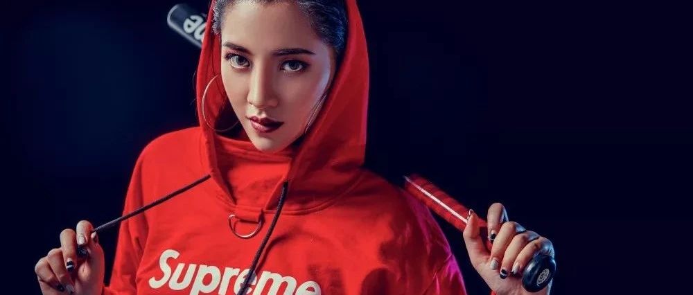 吹萨克斯的“Underground Queen”更鬼才 | 轰炸你的玩乐神经，下酒需要MORE音乐