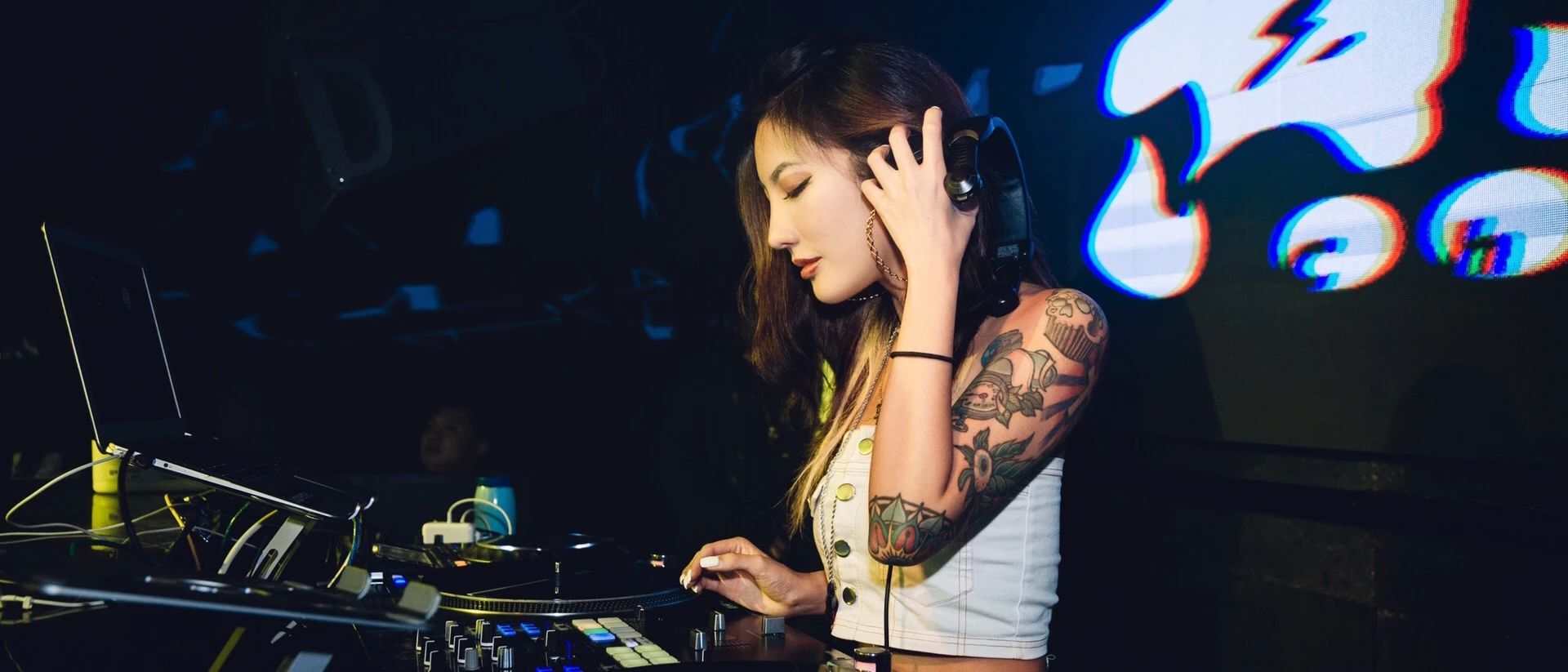 01/22 Fri. | 020新晋HIPHOP女神DJ TASHA拉响十级狂欢预警！