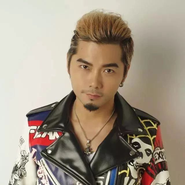 【莉莉酒吧】►10月26日人头马明星之夜丨神曲制造者《萧全》亲临现场