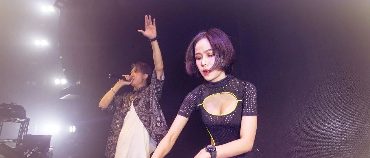 无论颜值与实力 Roxy June足以告诉大家毋庸置疑