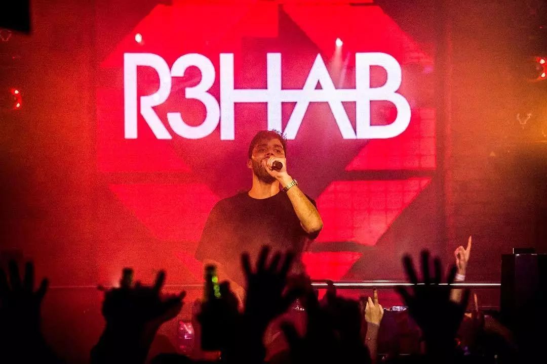 R3HAB：前排都给我排好，一个个来签名谁都有！