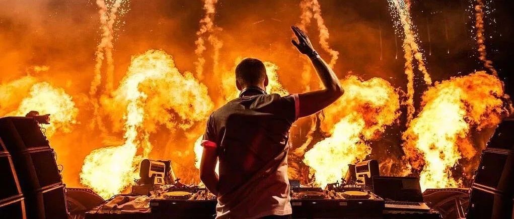 五届DJ Mag全球百大排名NO.1#Armin Van Buuren“明神”将带着他的最新专辑&邀你一起聆听世界的声音！