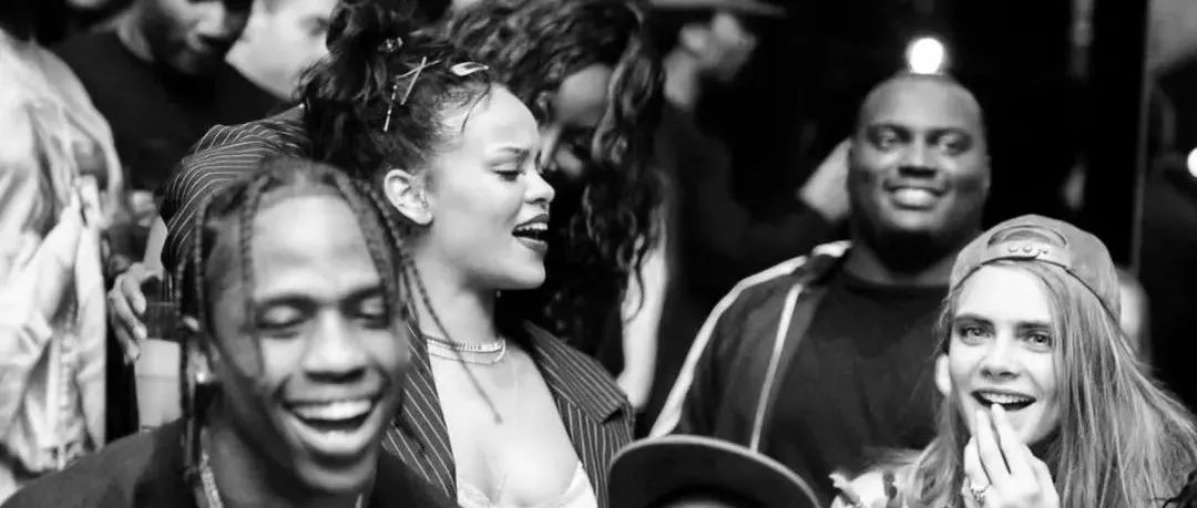 听说，在这里能偶遇 Jay-Z 和 Rihanna？