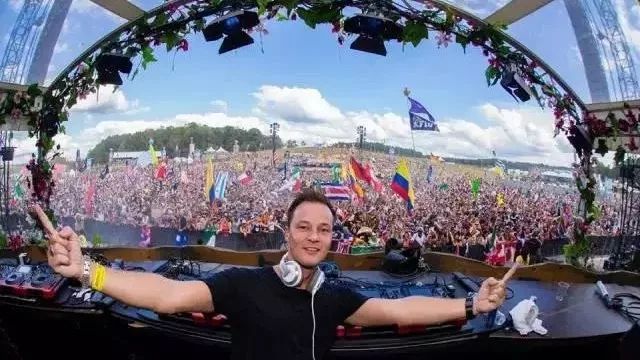 SPACE PLUS 【1月21日】丨关于Yves V和Tomorrowland的不解之缘