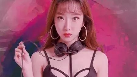 PACHA丨1/20 DJ CORA开启高能电音现场！