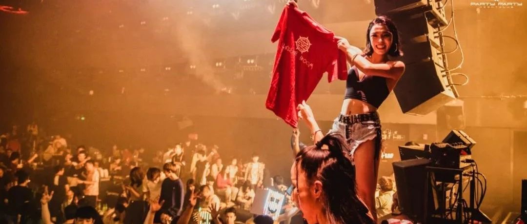 PARTY REVIEW | 昨晚双脚是离地面最远的一次