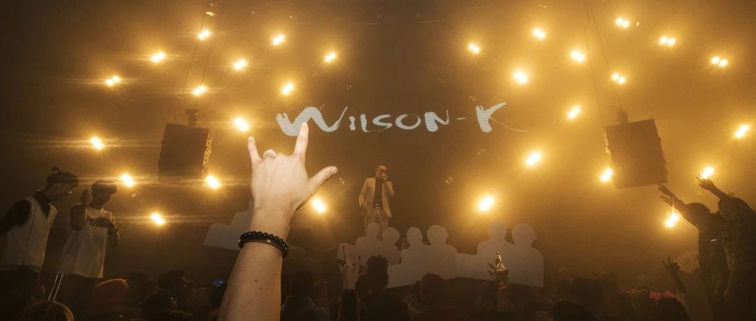 来一起目睹DJ WILSON K＆MC GRADY的精彩时刻吧！