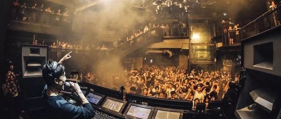 《DJ CHILL》首位登陆 ULTRA 的中国DJ，他的电音魔力你无法估量！